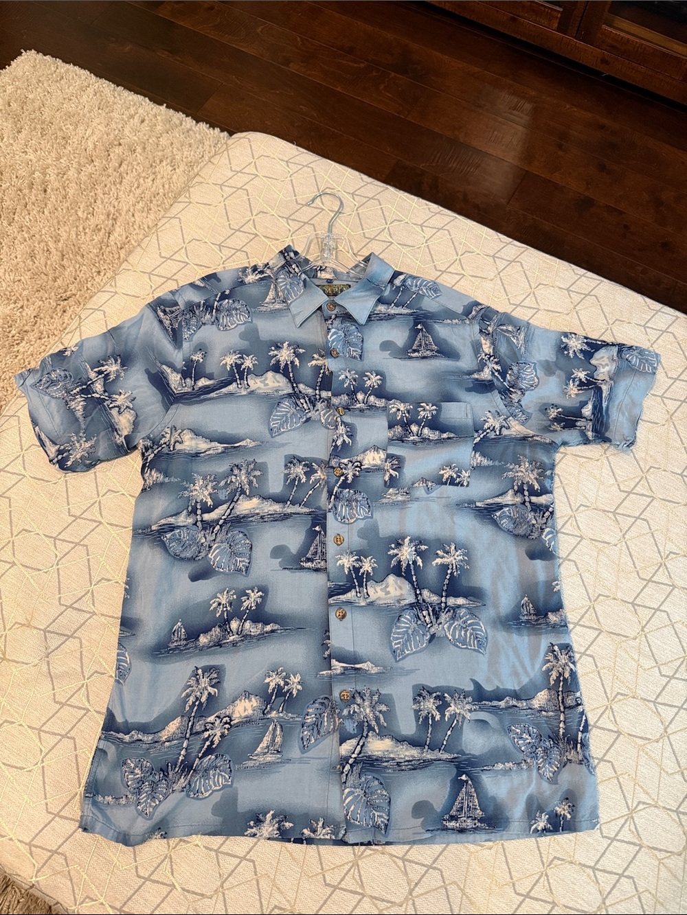 Casual Blue Hawaiian Print Button-Down Shirt
